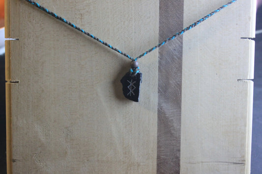 Collier Ægishjálmr : L'Armure Runique Gravée à la Main par Scarlet Wolf - ScarletWolf