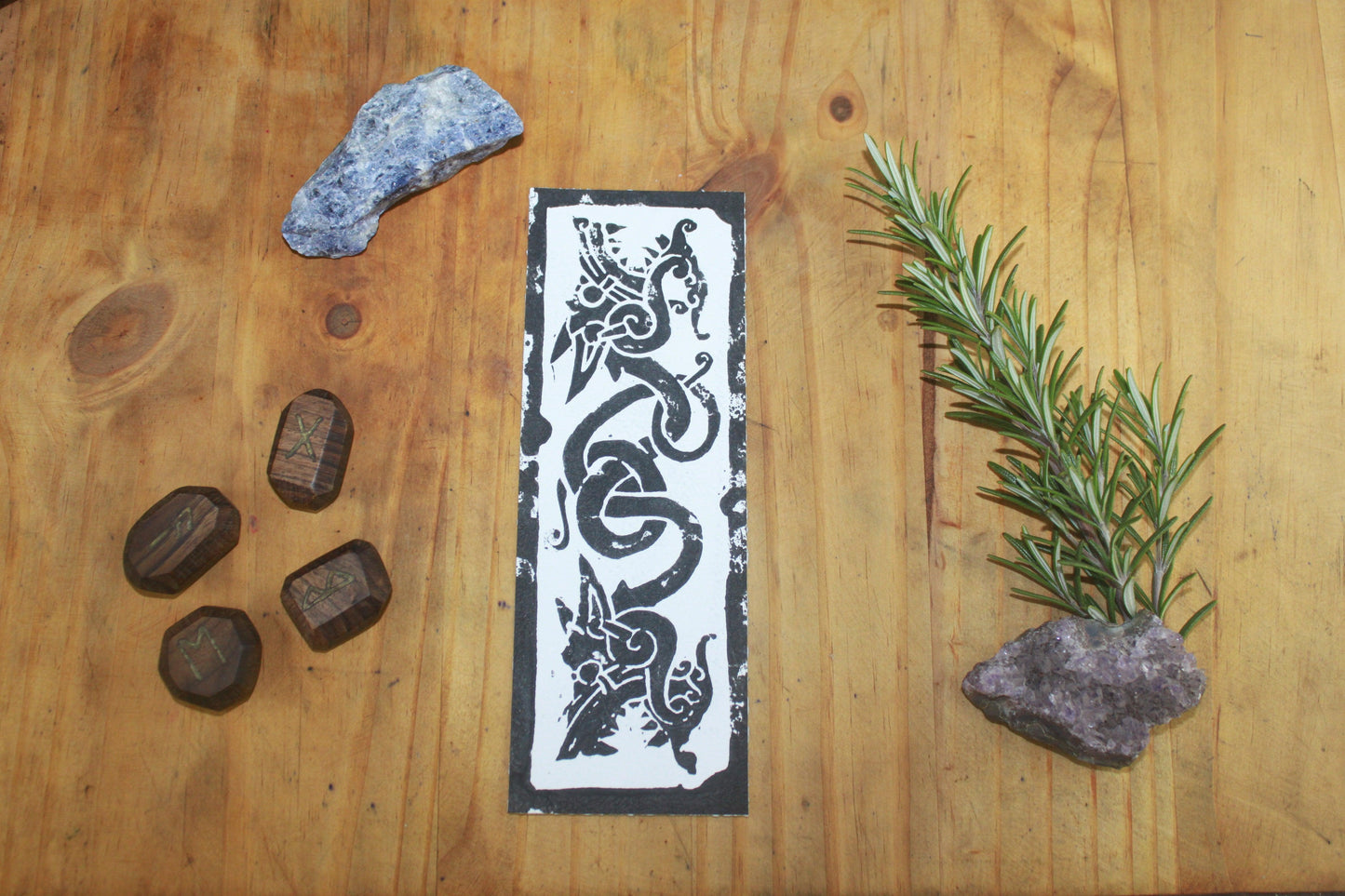 Marque-page Fenrir V1 en linogravure – Symbole viking & bindrune de protection - ScarletWolf