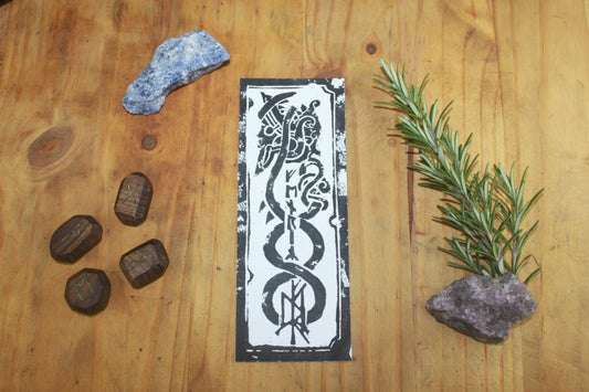 Marque-page artisanal Fenrir V2 – Talisman païen en linogravure - ScarletWolf
